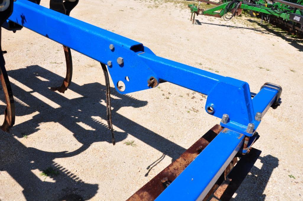 2013 Landoll 2111 19' 15-shank disc-chisel