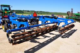 2013 Landoll 2111 19' 15-shank disc-chisel