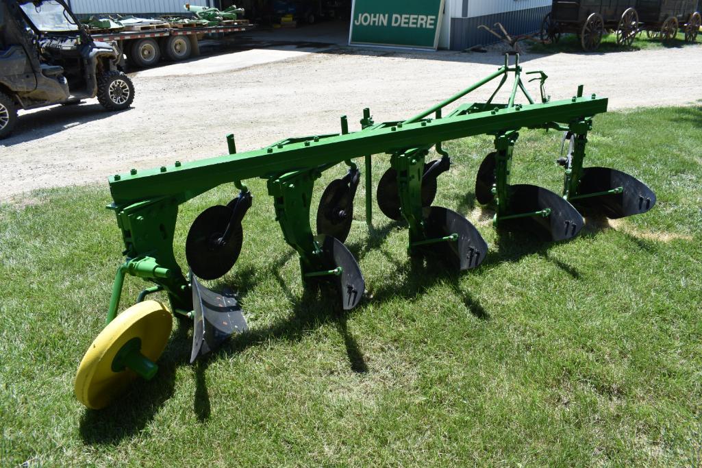 John Deere 3-pt. 5-bottom plow