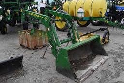 John Deere 553 loader