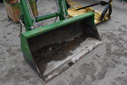 John Deere 553 loader