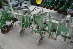John Deere 856 8RW 3-pt. cultivator