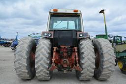 IHC 1586 2WD tractor