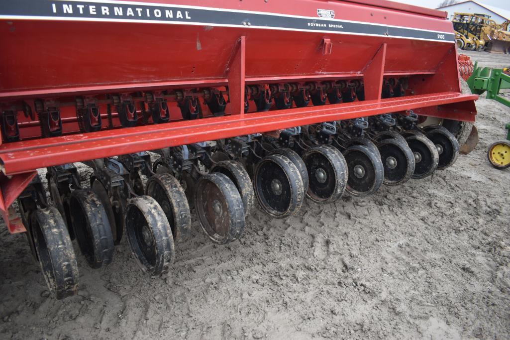 IHC 5100 Soybean special drill