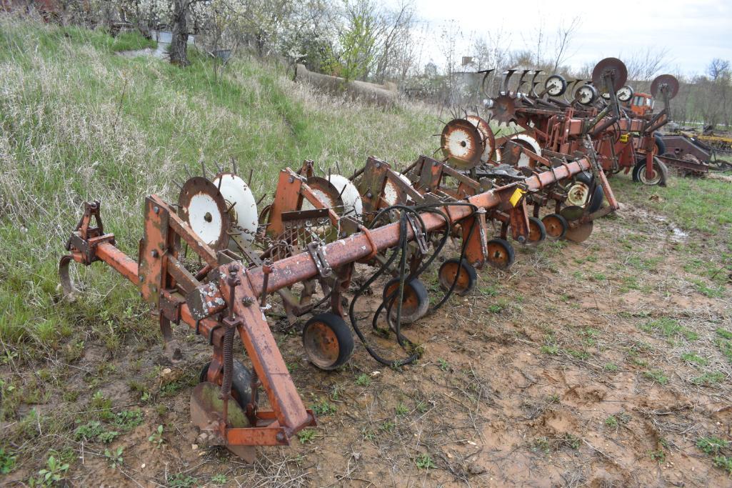 6 row 3-pt. cultivator