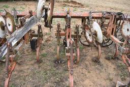 6 row 3-pt. cultivator