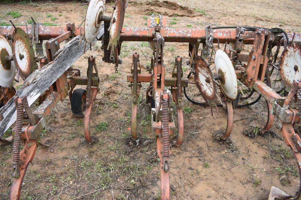 6 row 3-pt. cultivator
