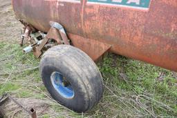 New Idea 1,100 gal. manure tank