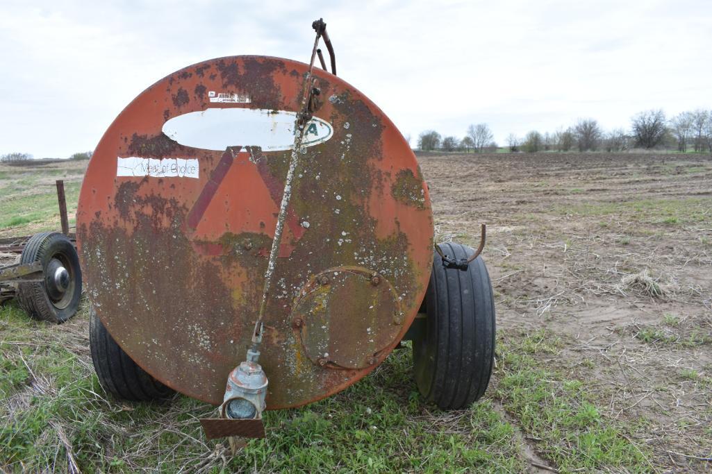 New Idea 1,100 gal. manure tank