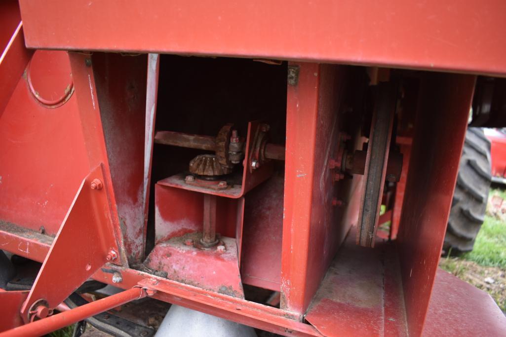 International 1460 2wd combine