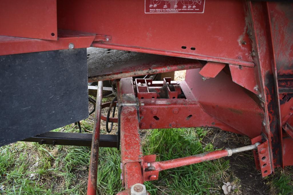 International 1460 2wd combine