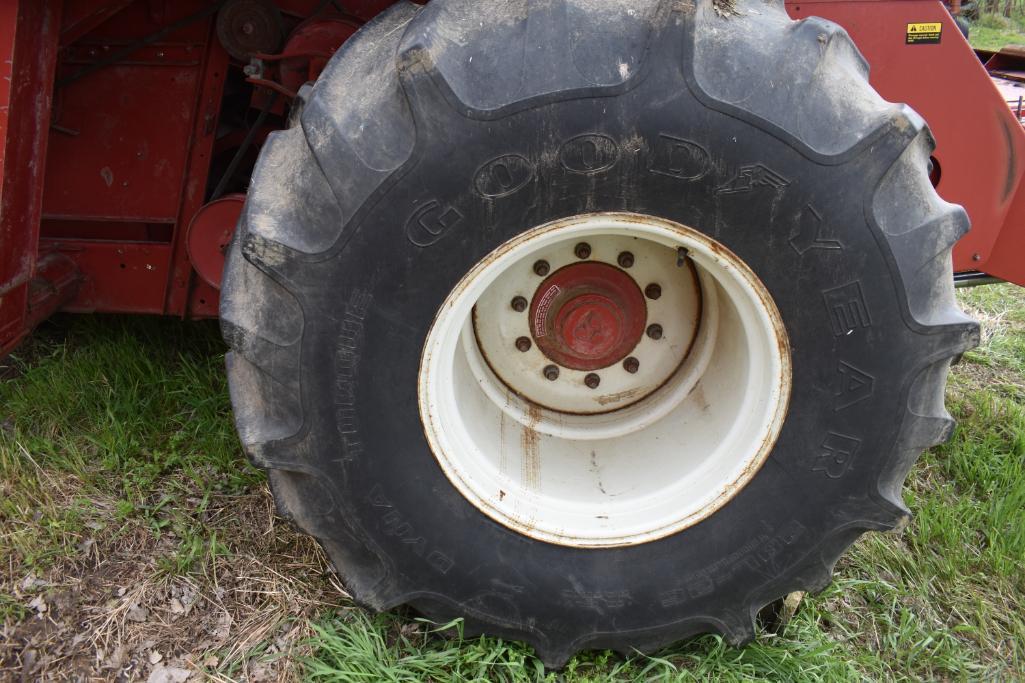International 1460 2wd combine