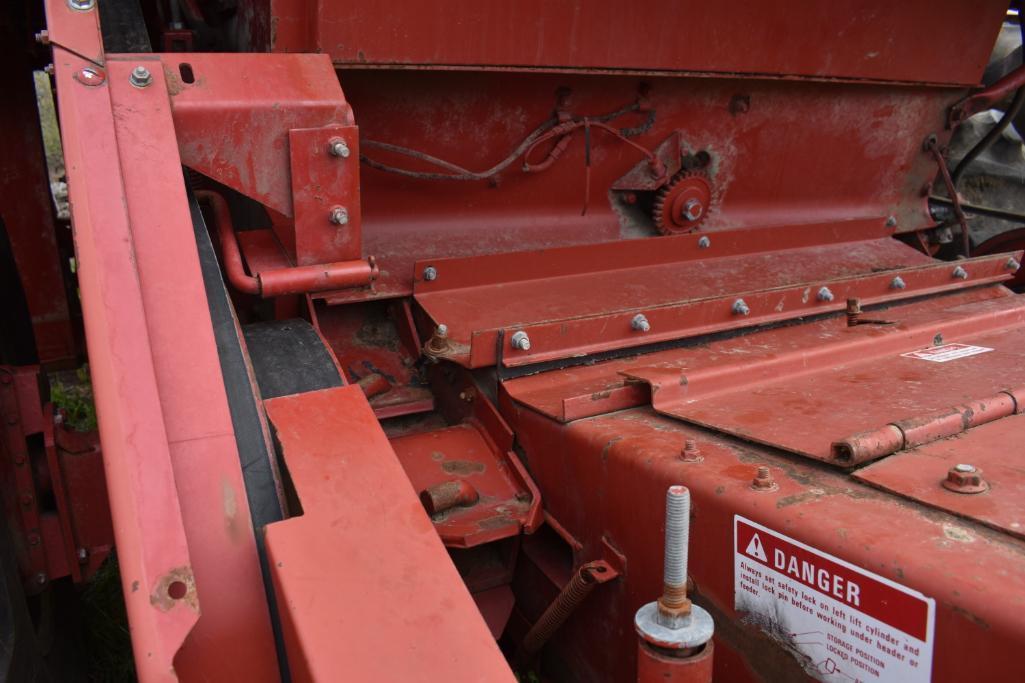 International 1460 2wd combine