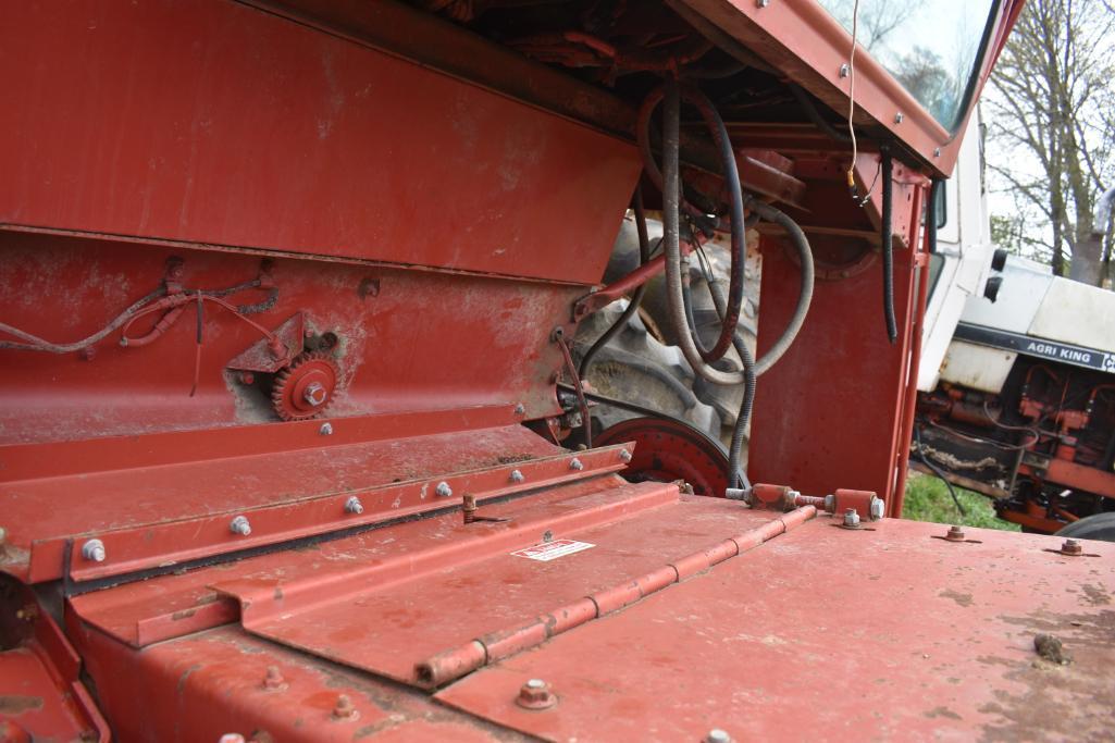 International 1460 2wd combine