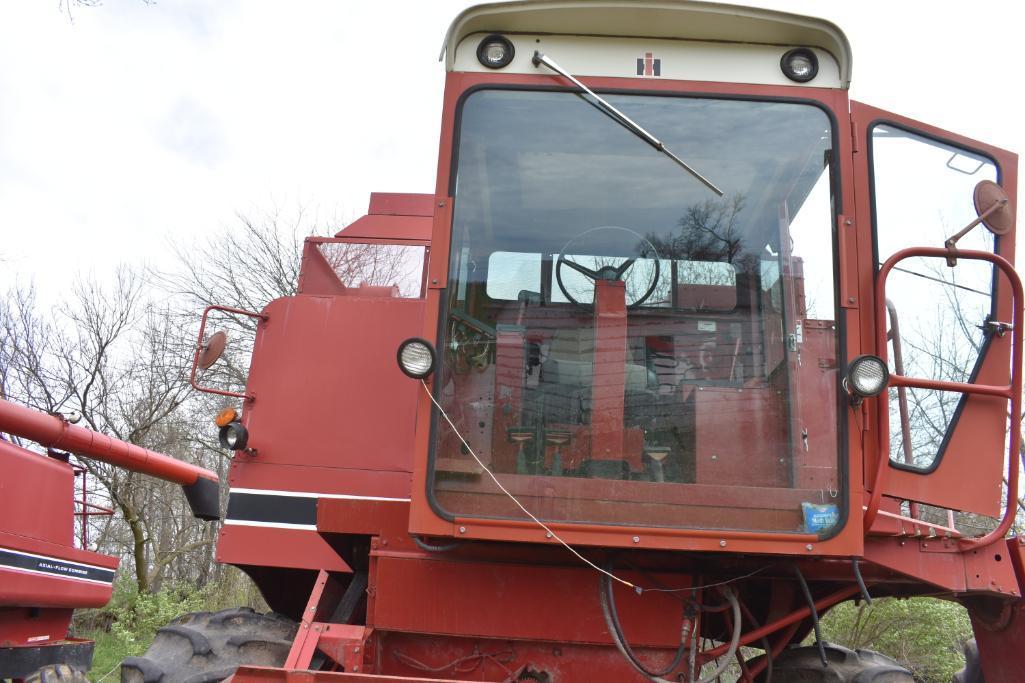 International 1460 2wd combine