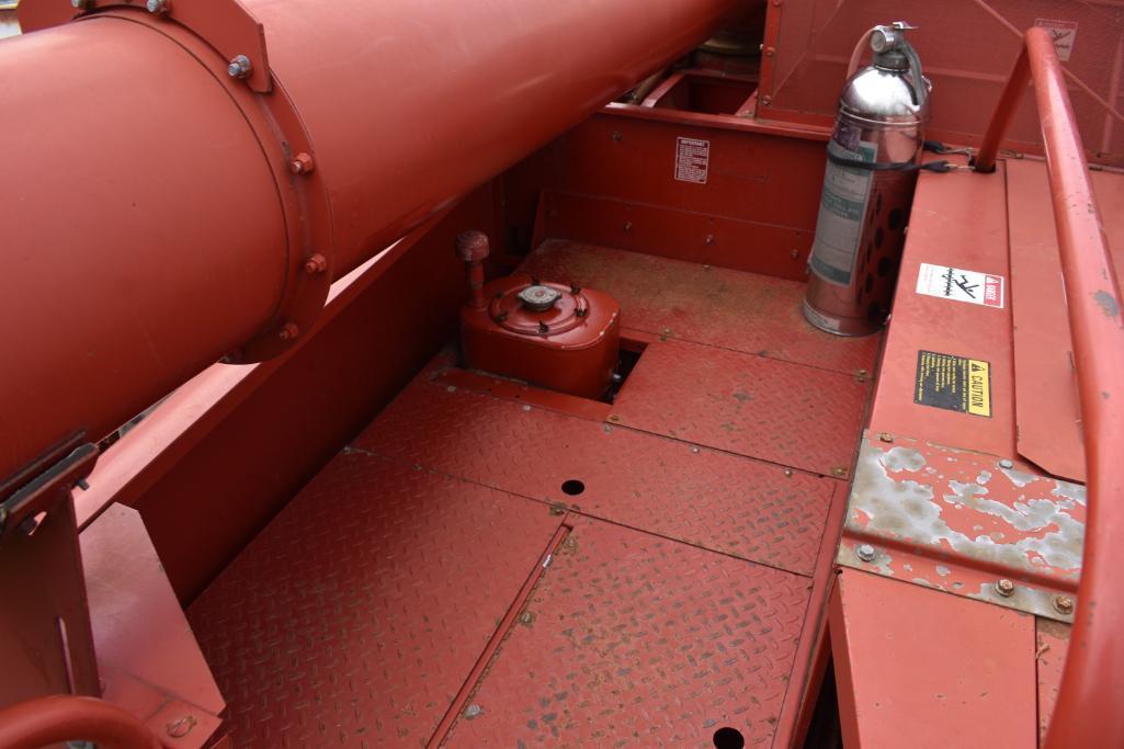 International 1460 2wd combine