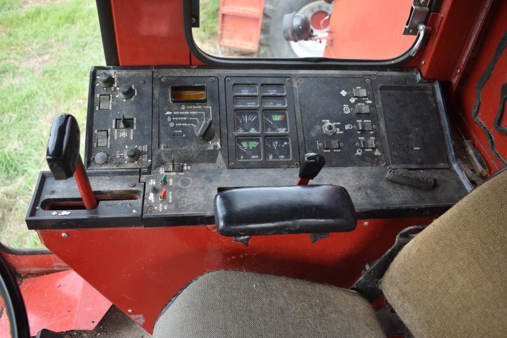International 1460 2wd combine