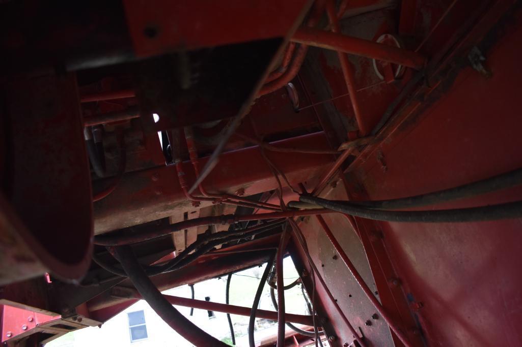 International 1460 2wd combine
