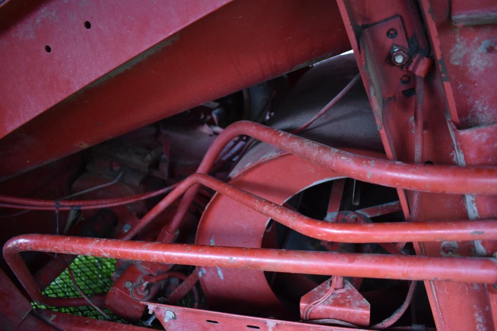 International 1460 2wd combine