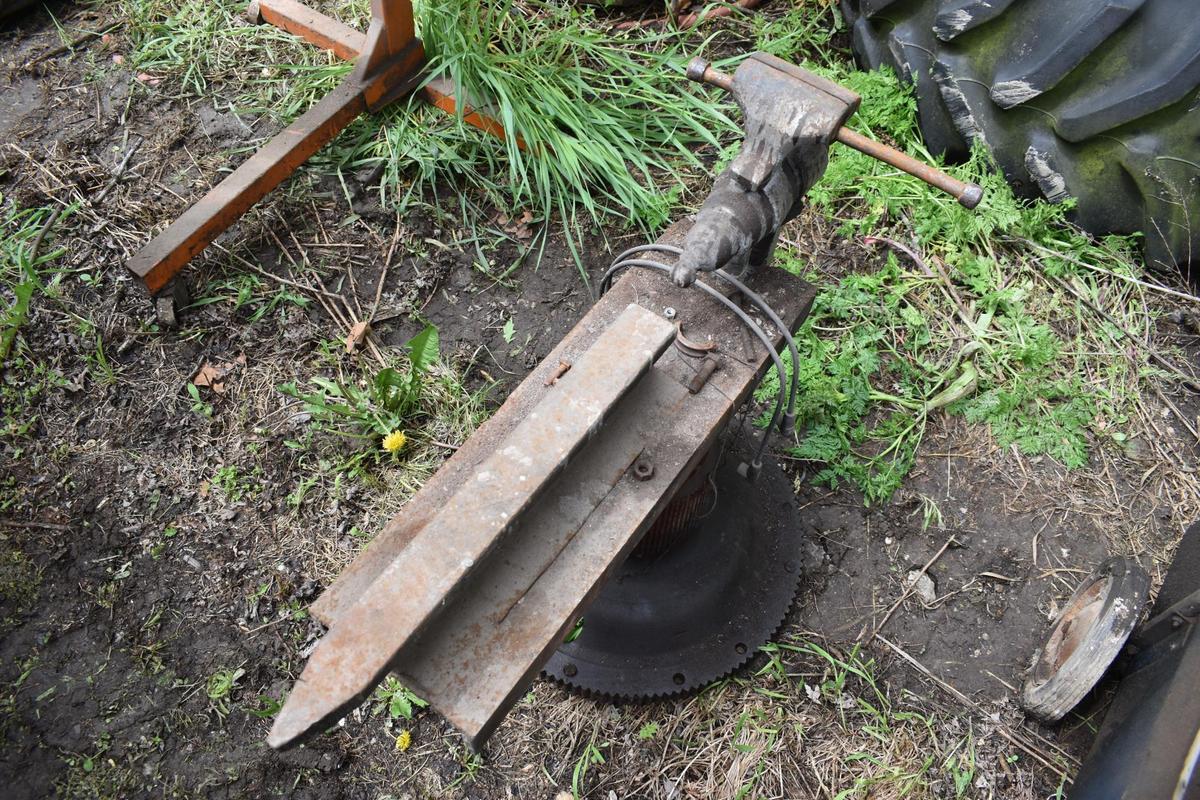 Post vise & homemade anvil on a stand