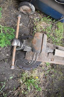 Post vise & homemade anvil on a stand