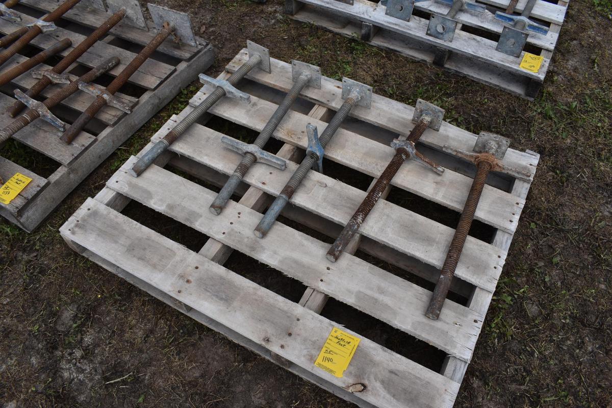 (5) scaffolding feet