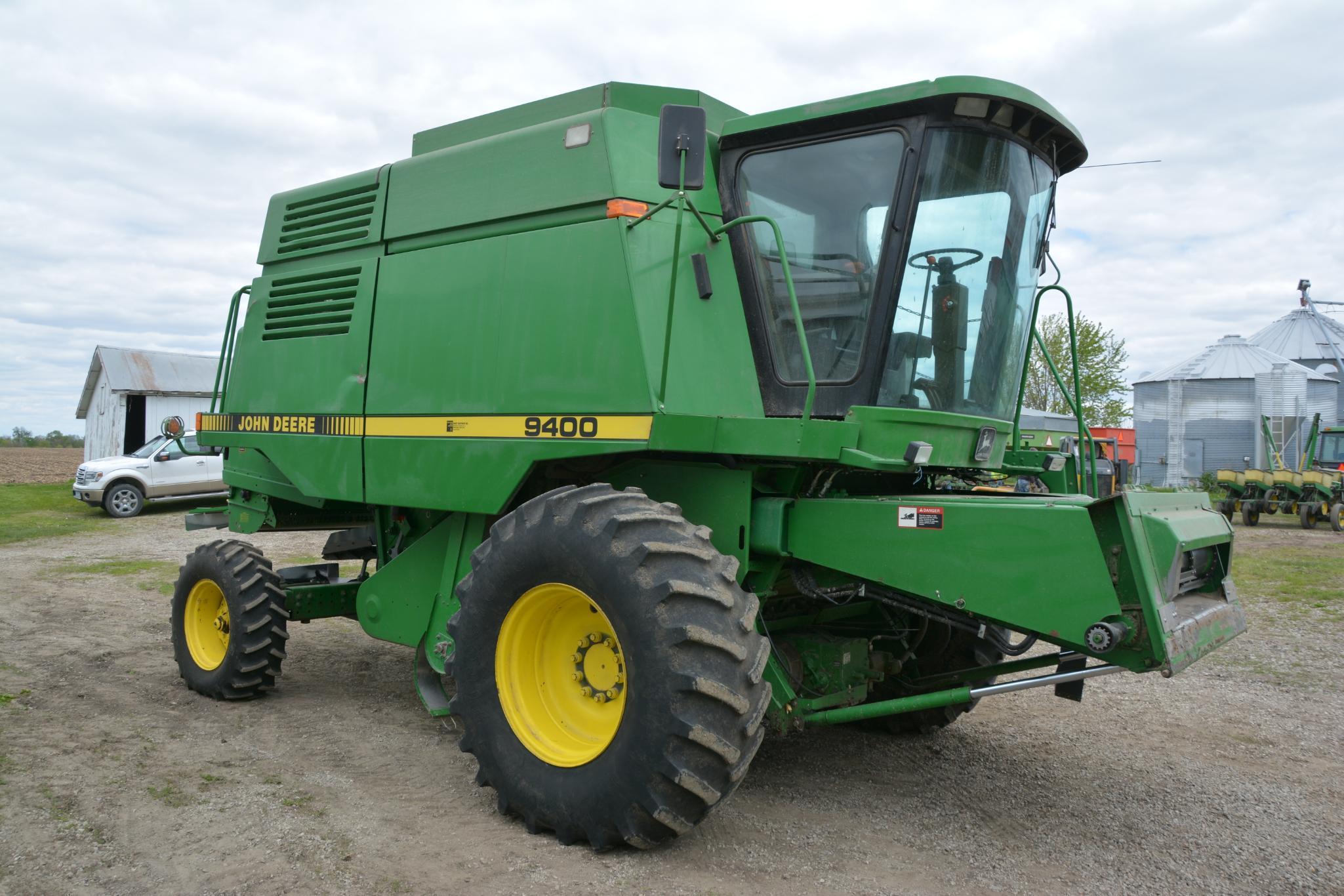 John Deere 9400 2wd combine