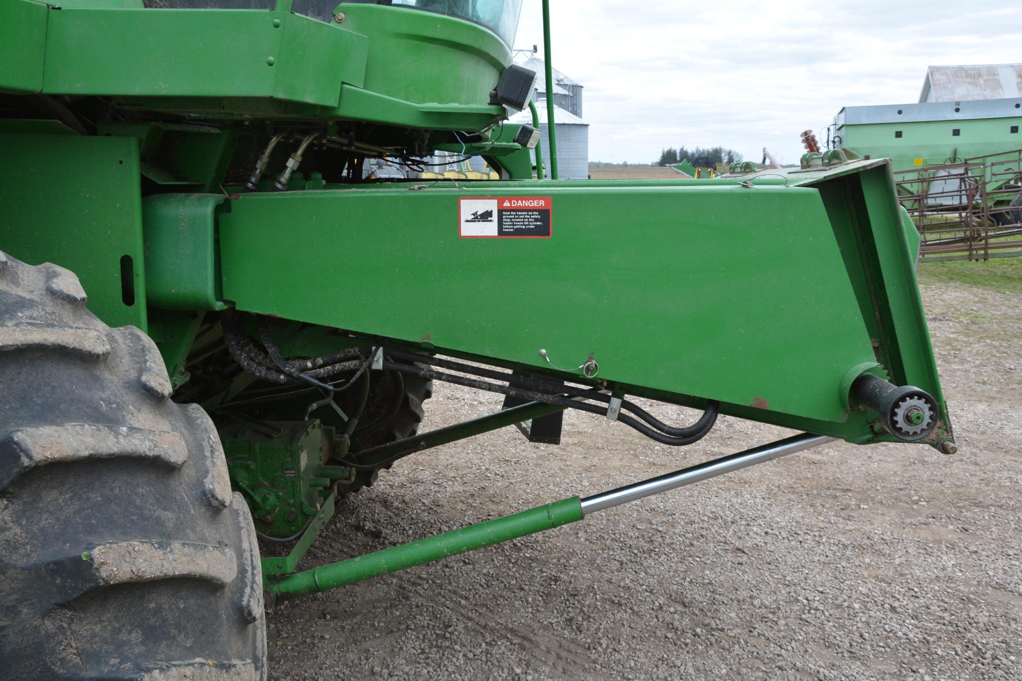 John Deere 9400 2wd combine
