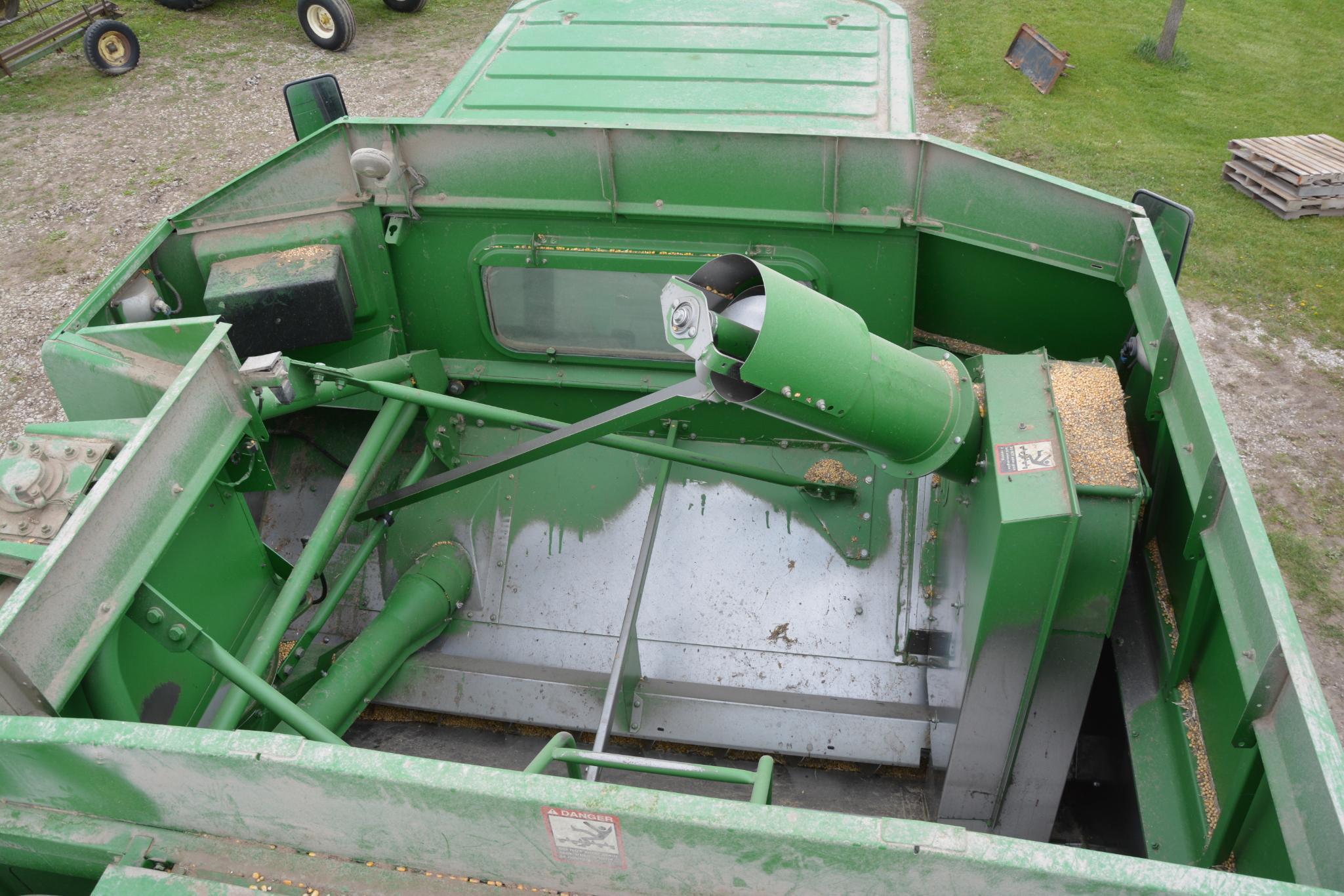 John Deere 9400 2wd combine