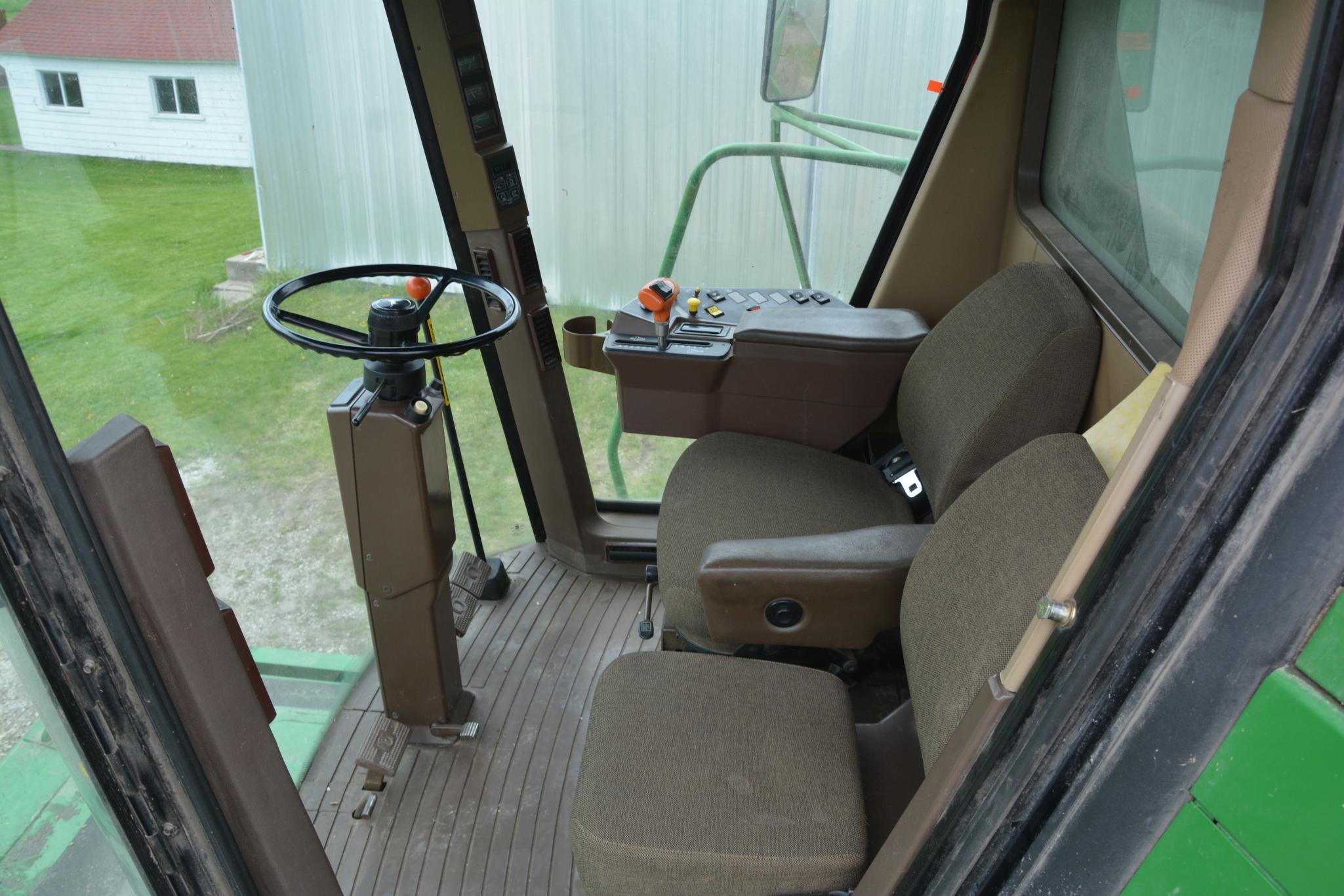 John Deere 9400 2wd combine