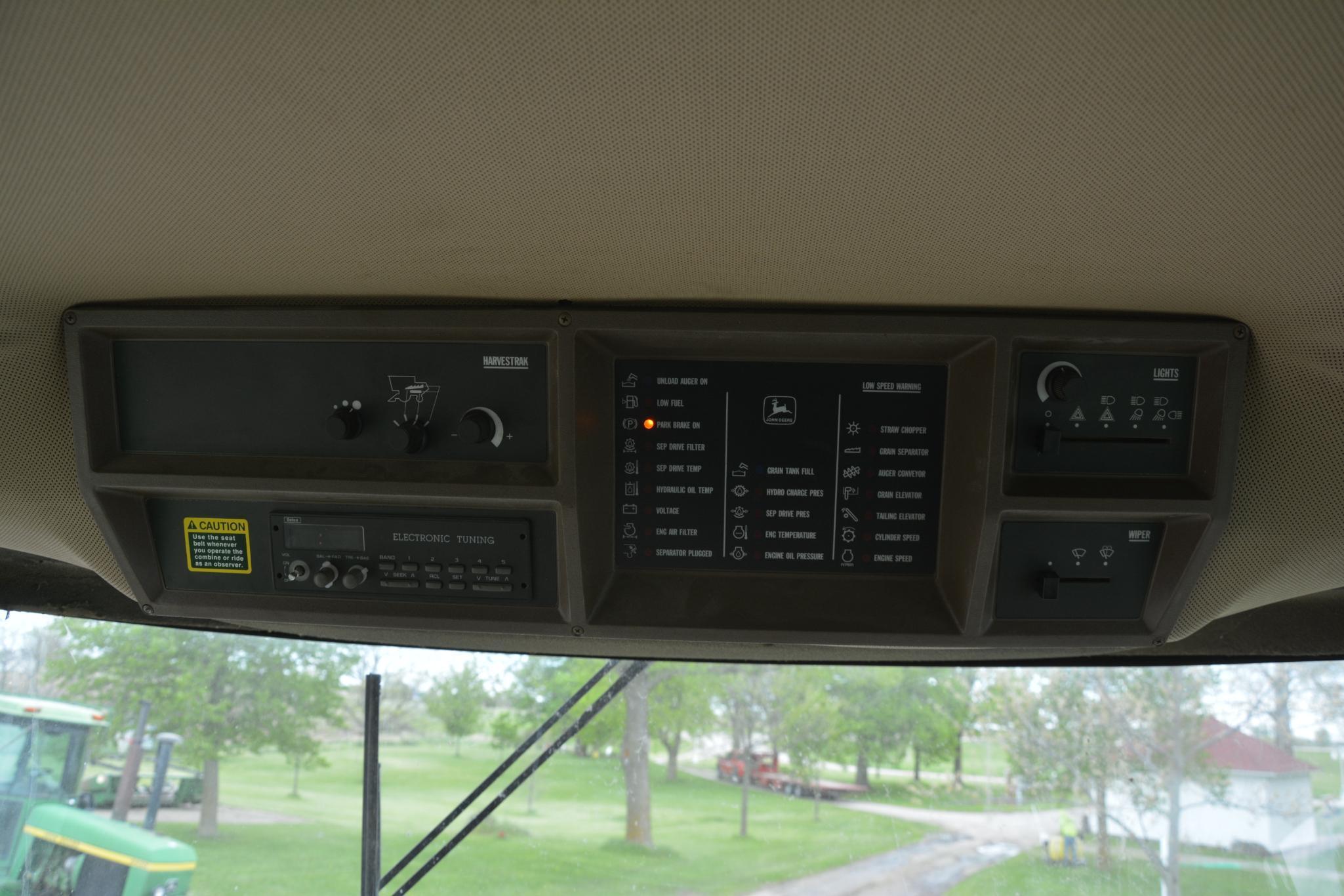 John Deere 9400 2wd combine