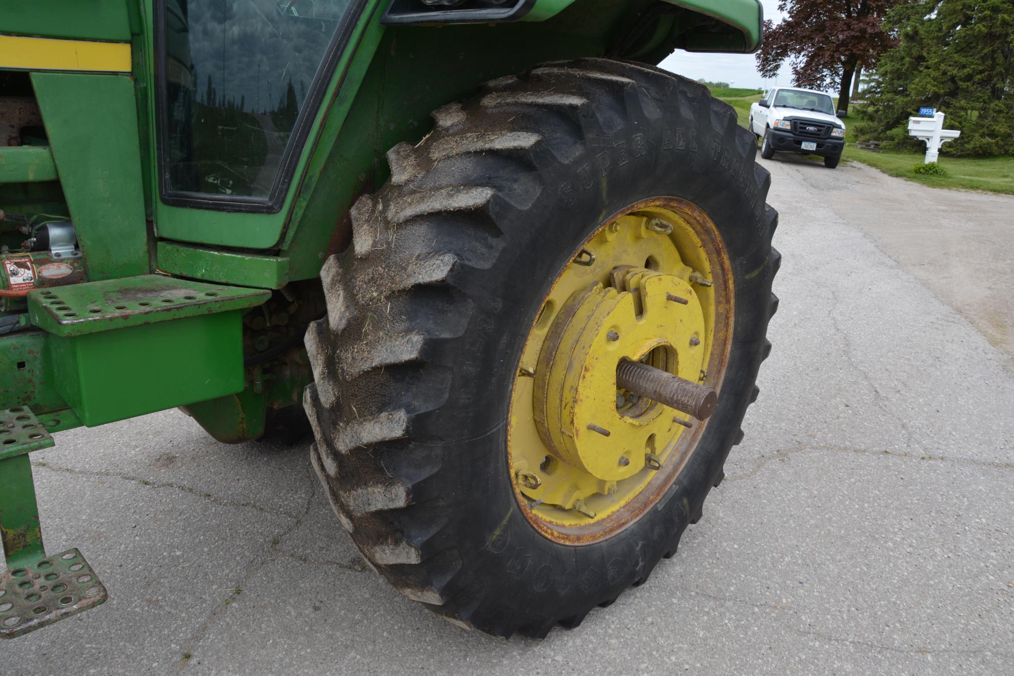 John Deere 4430 2wd tractor