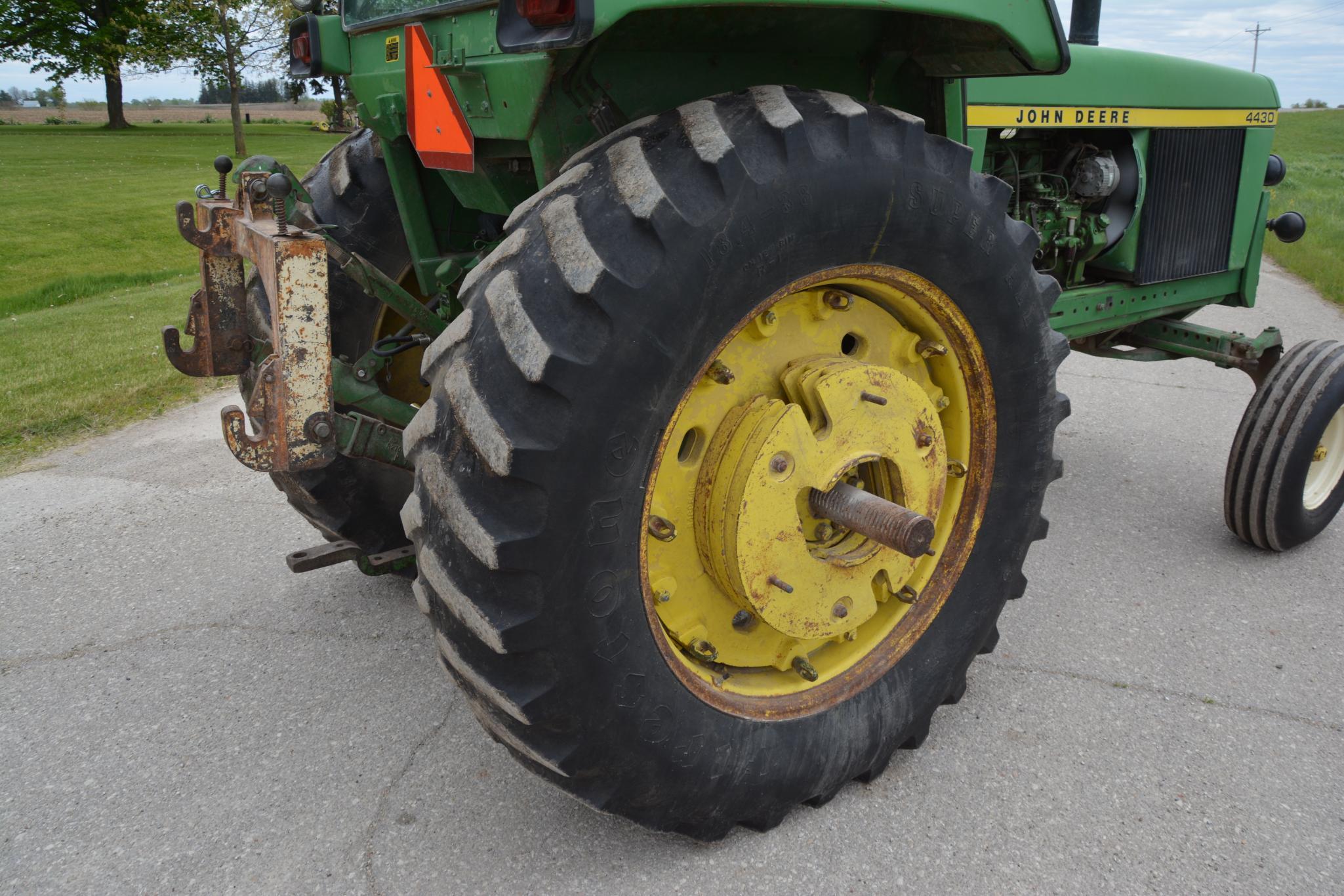 John Deere 4430 2wd tractor