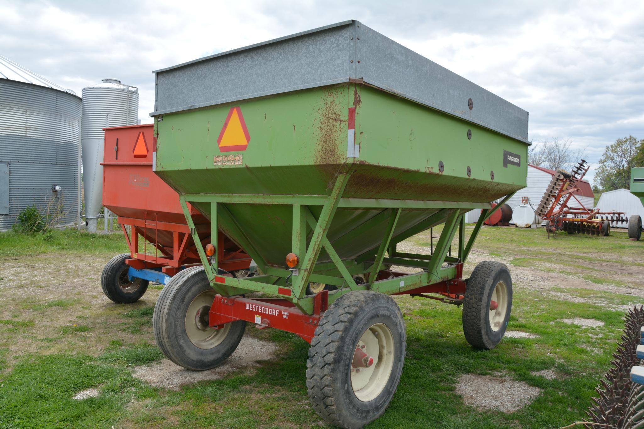 Parker 2600 gravity wagon