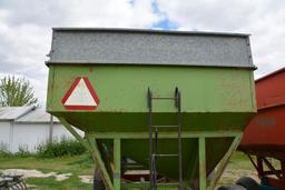 Parker 2600 gravity wagon