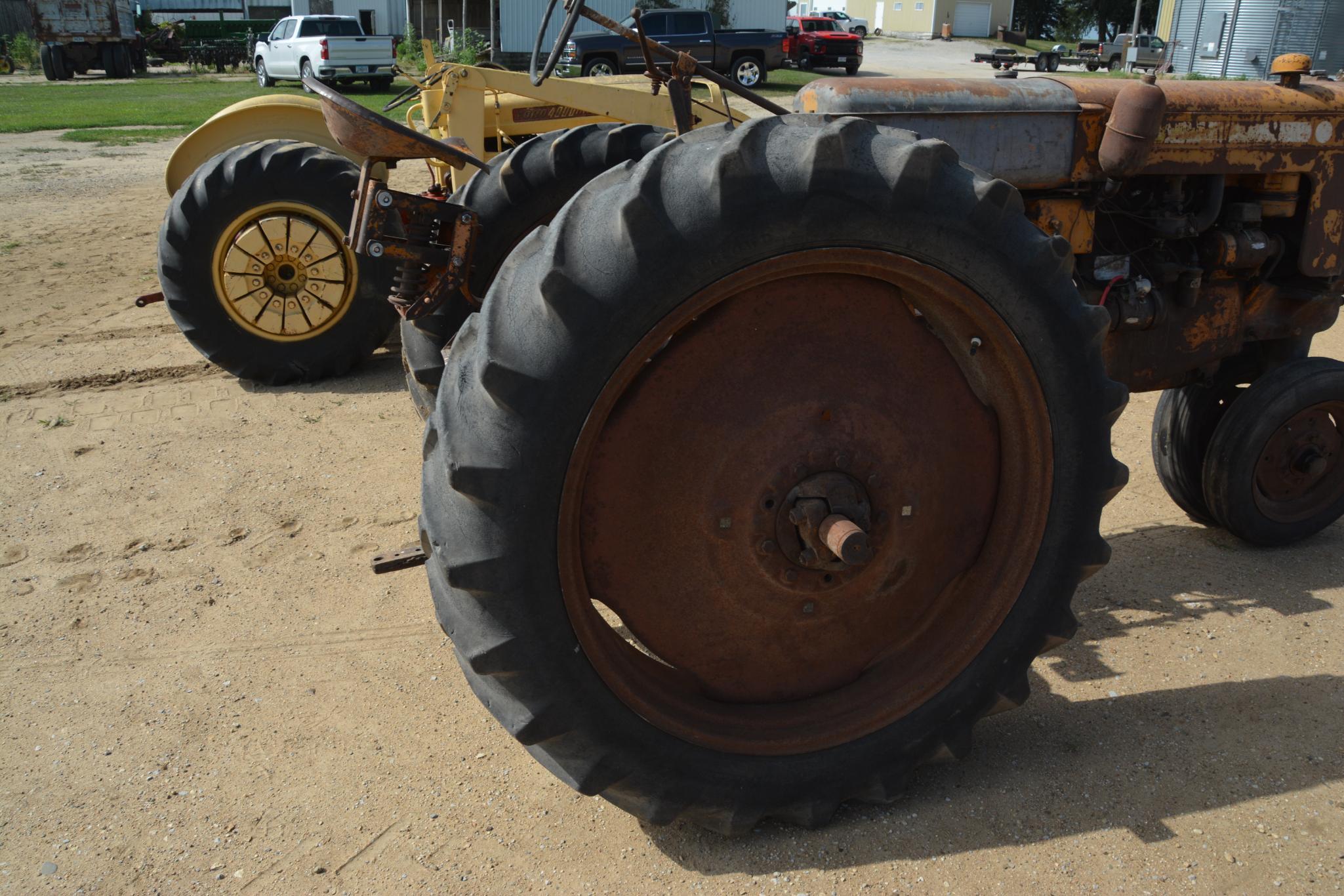 1951 Minneapolis Moline ZA tractor