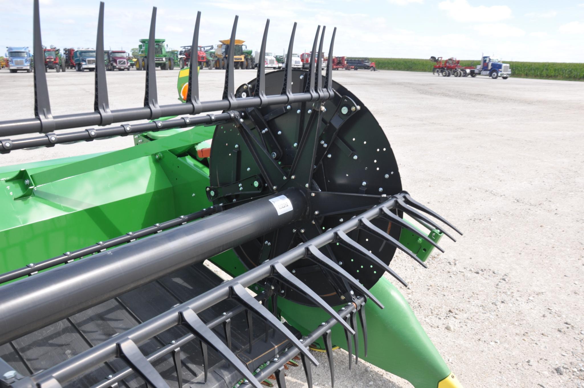 2018 John Deere 640FD 40' flex draper head