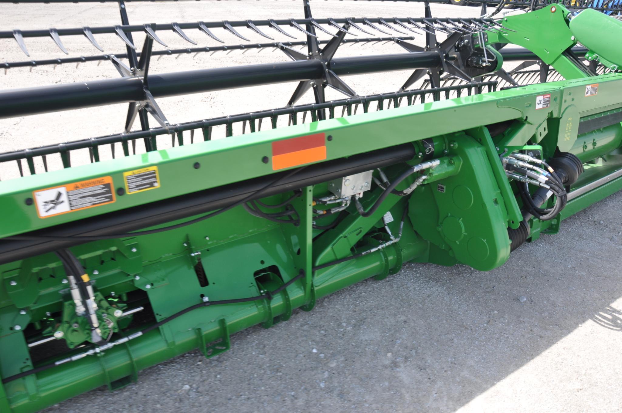 2018 John Deere 640FD 40' flex draper head