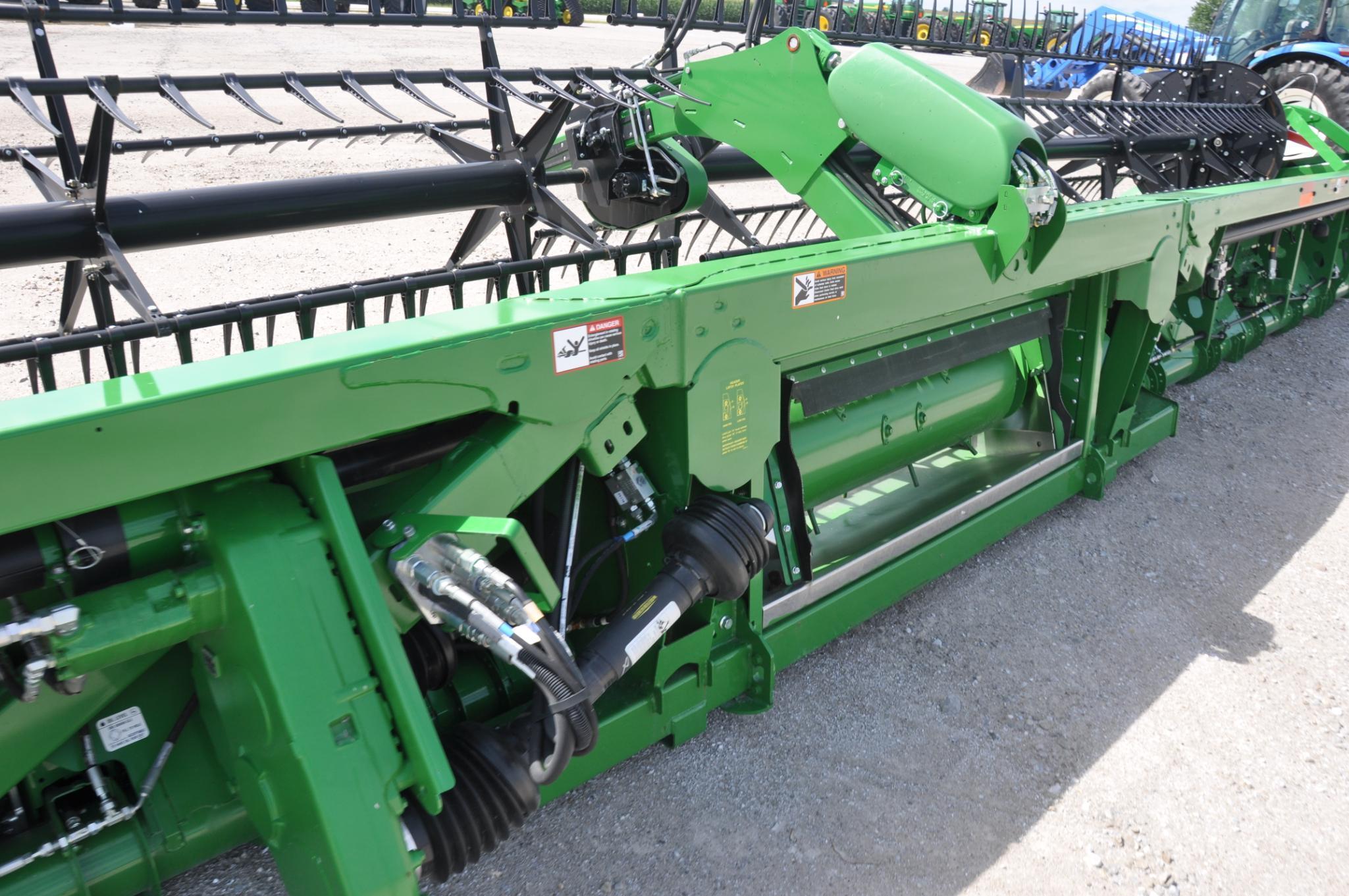 2018 John Deere 640FD 40' flex draper head