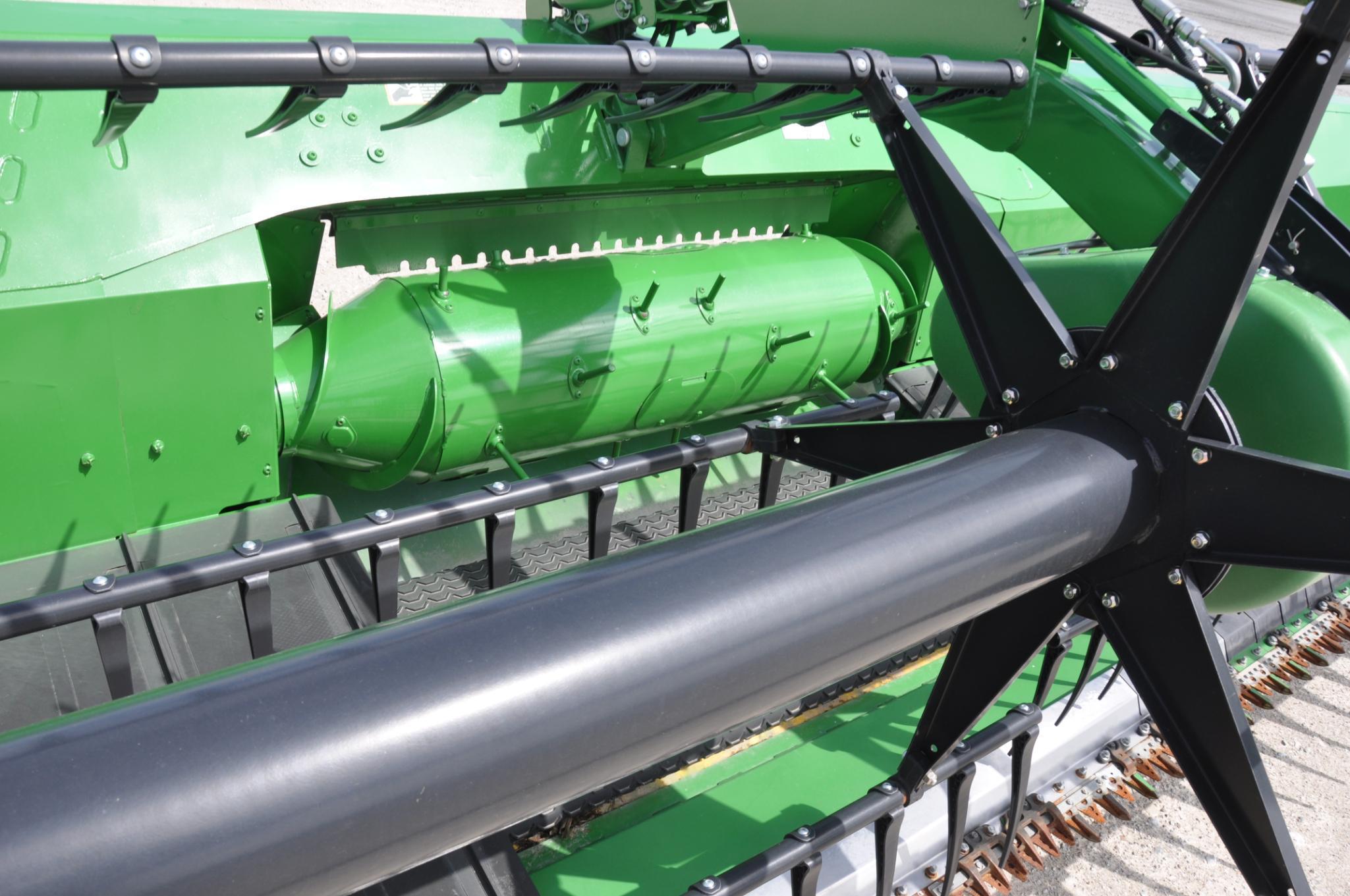 2018 John Deere 640FD 40' flex draper head