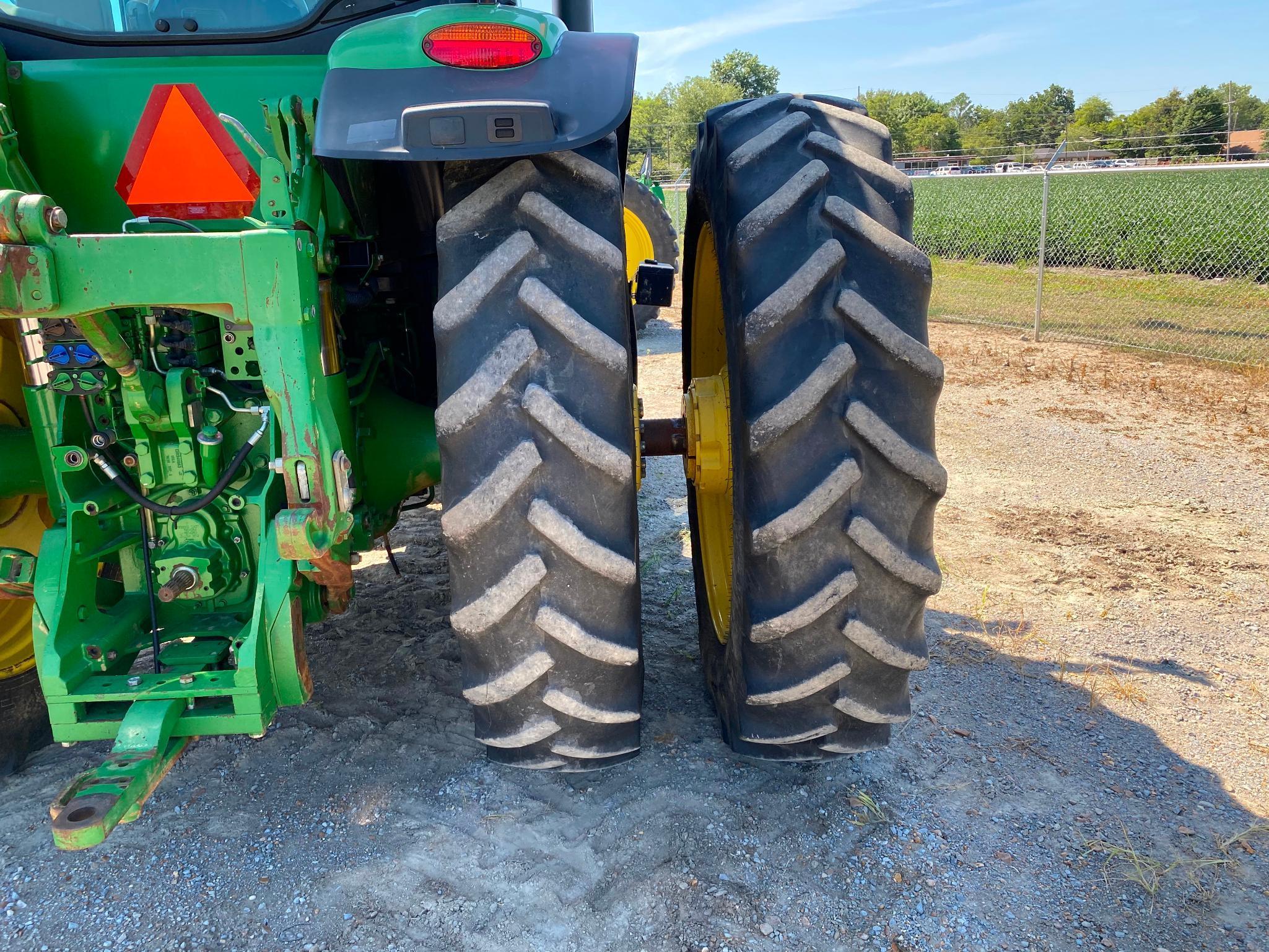 2011 John Deere 8335R MFWD tractor