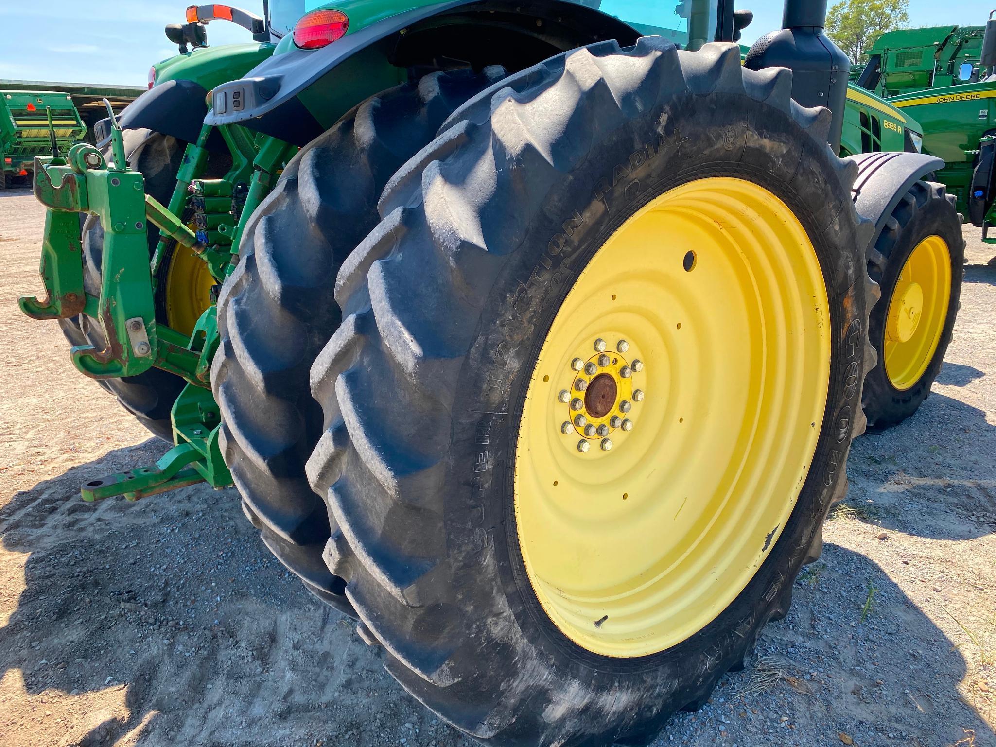 2011 John Deere 8335R MFWD tractor