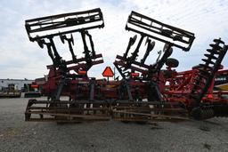 2011 Case-IH 870 11-shank disc-ripper