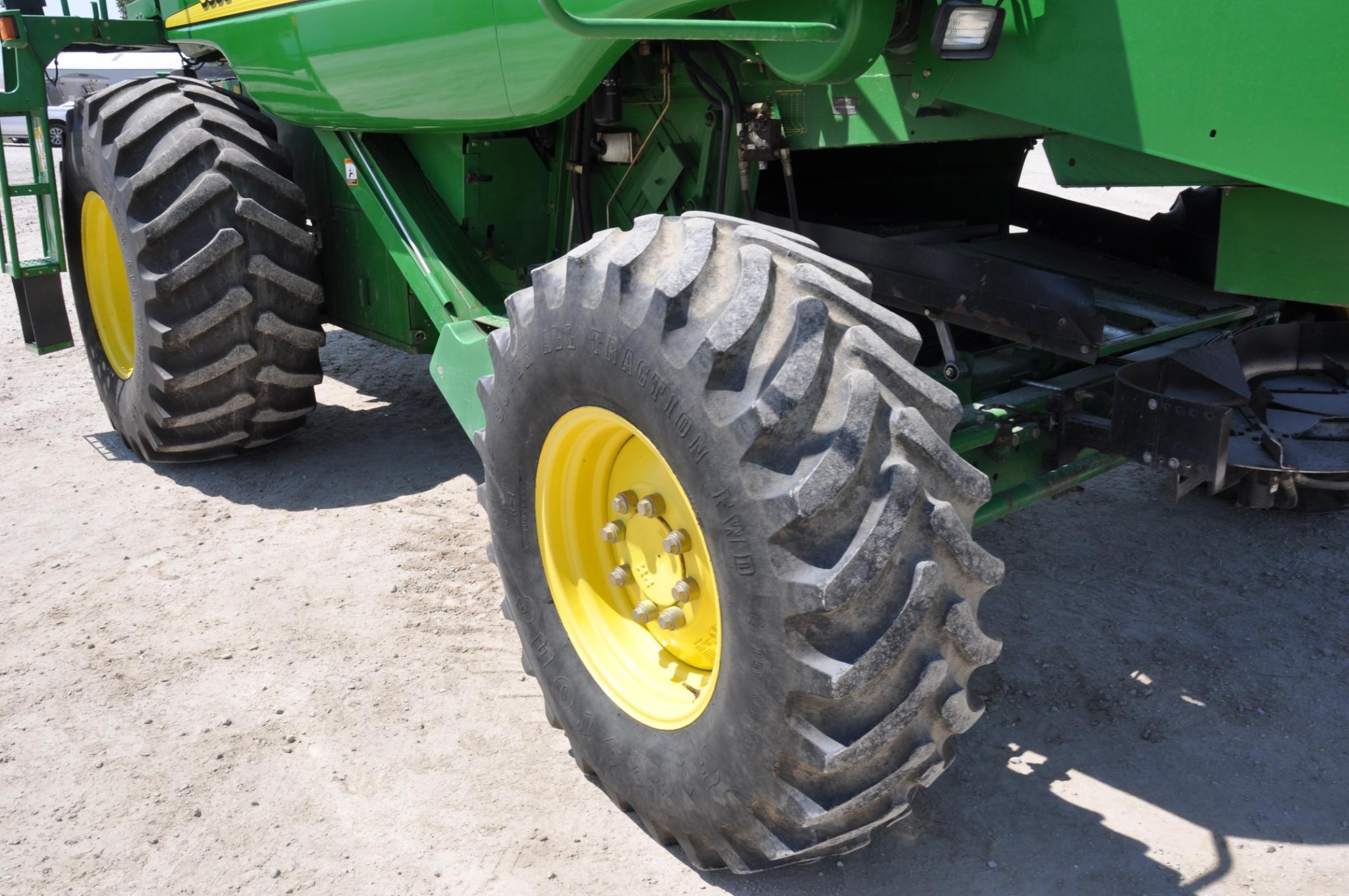 2001 John Deere 9550 4wd combine