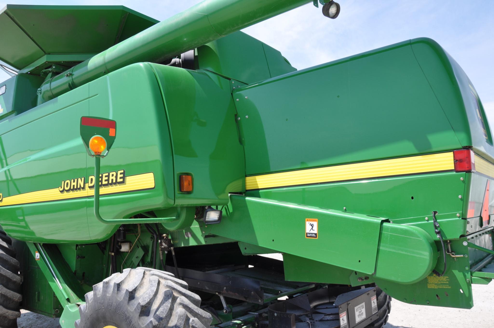 2001 John Deere 9550 4wd combine