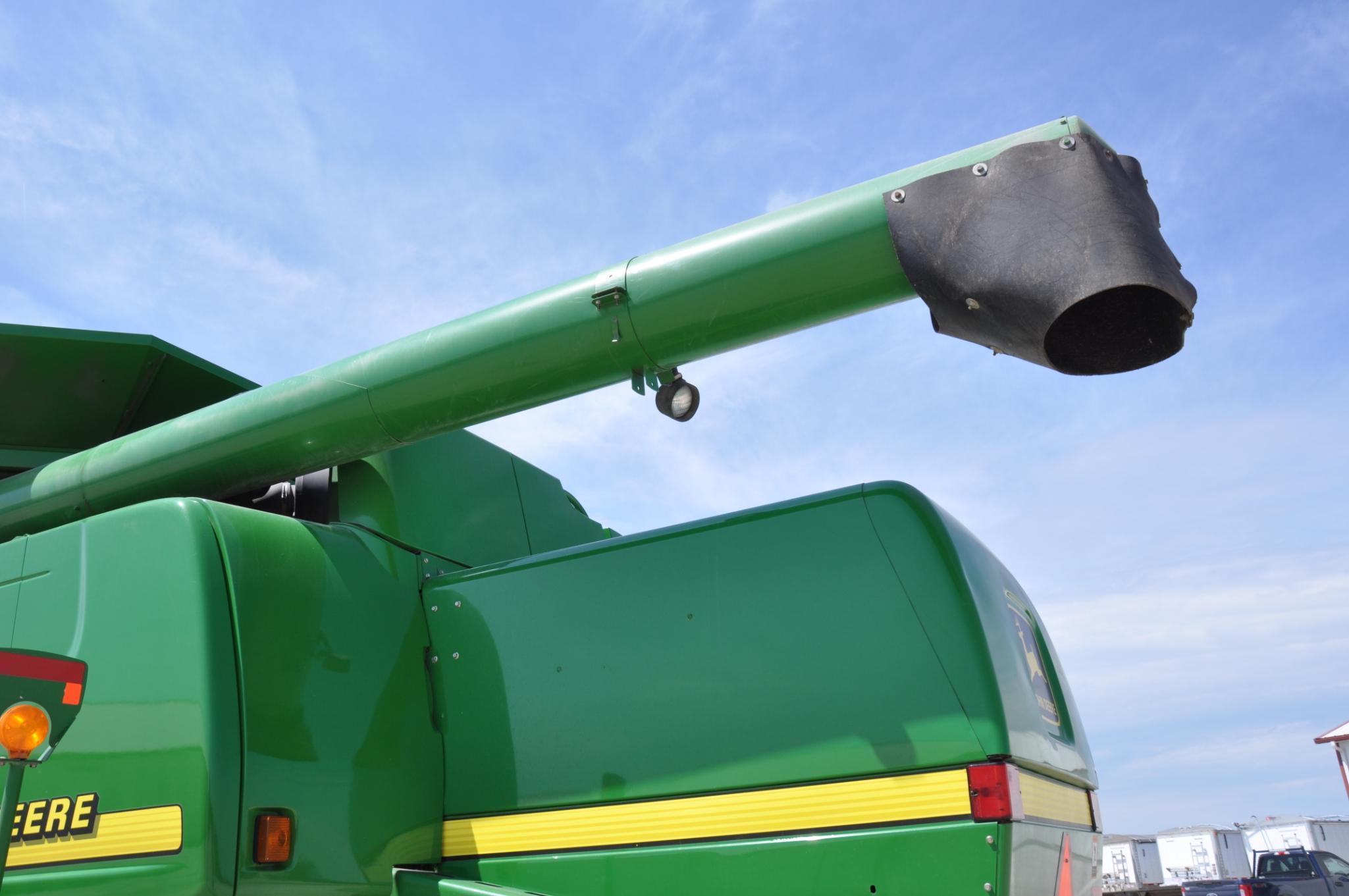 2001 John Deere 9550 4wd combine