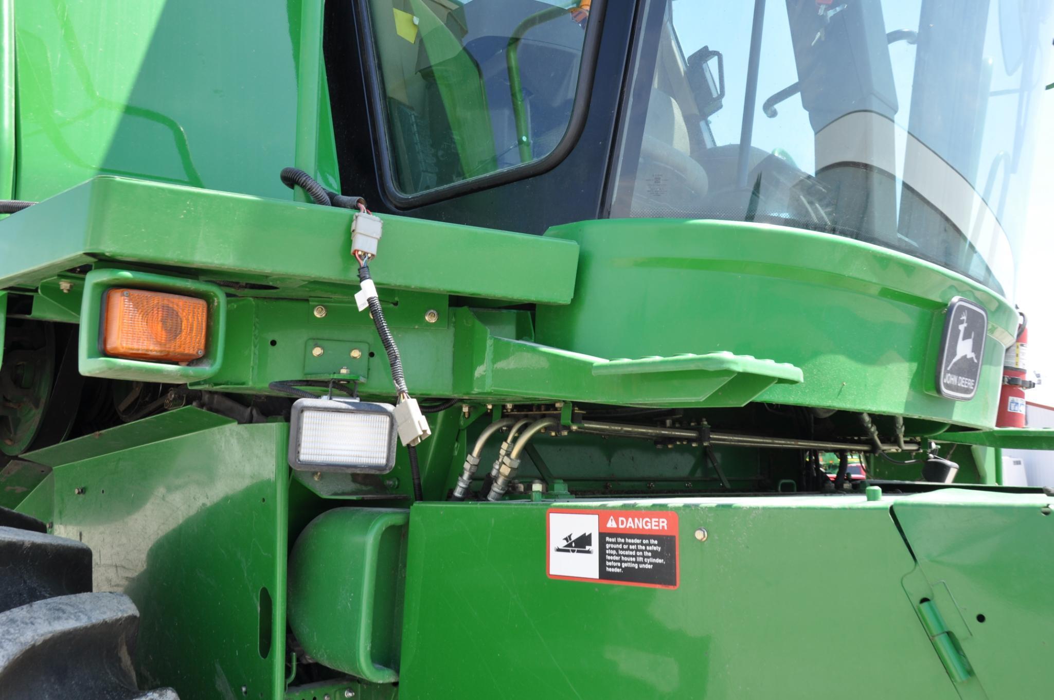 2001 John Deere 9550 4wd combine