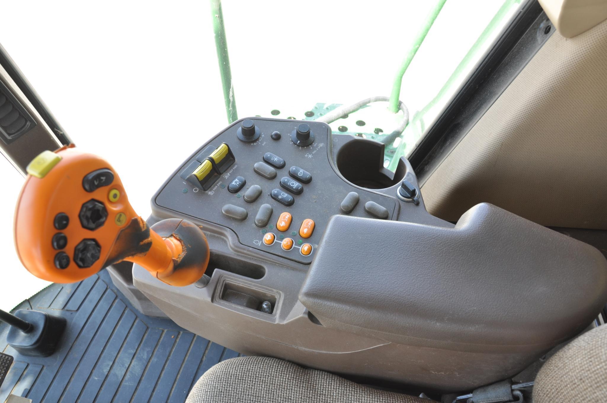 2001 John Deere 9550 4wd combine