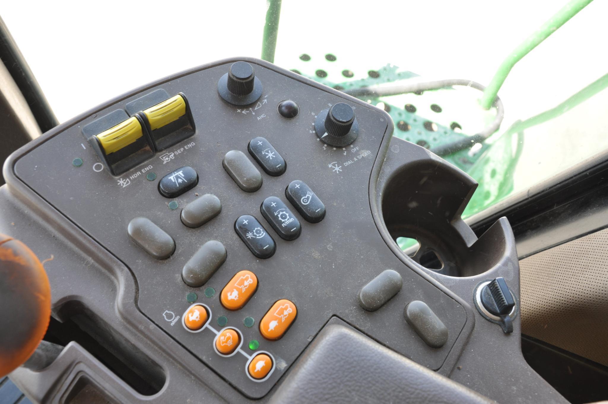 2001 John Deere 9550 4wd combine