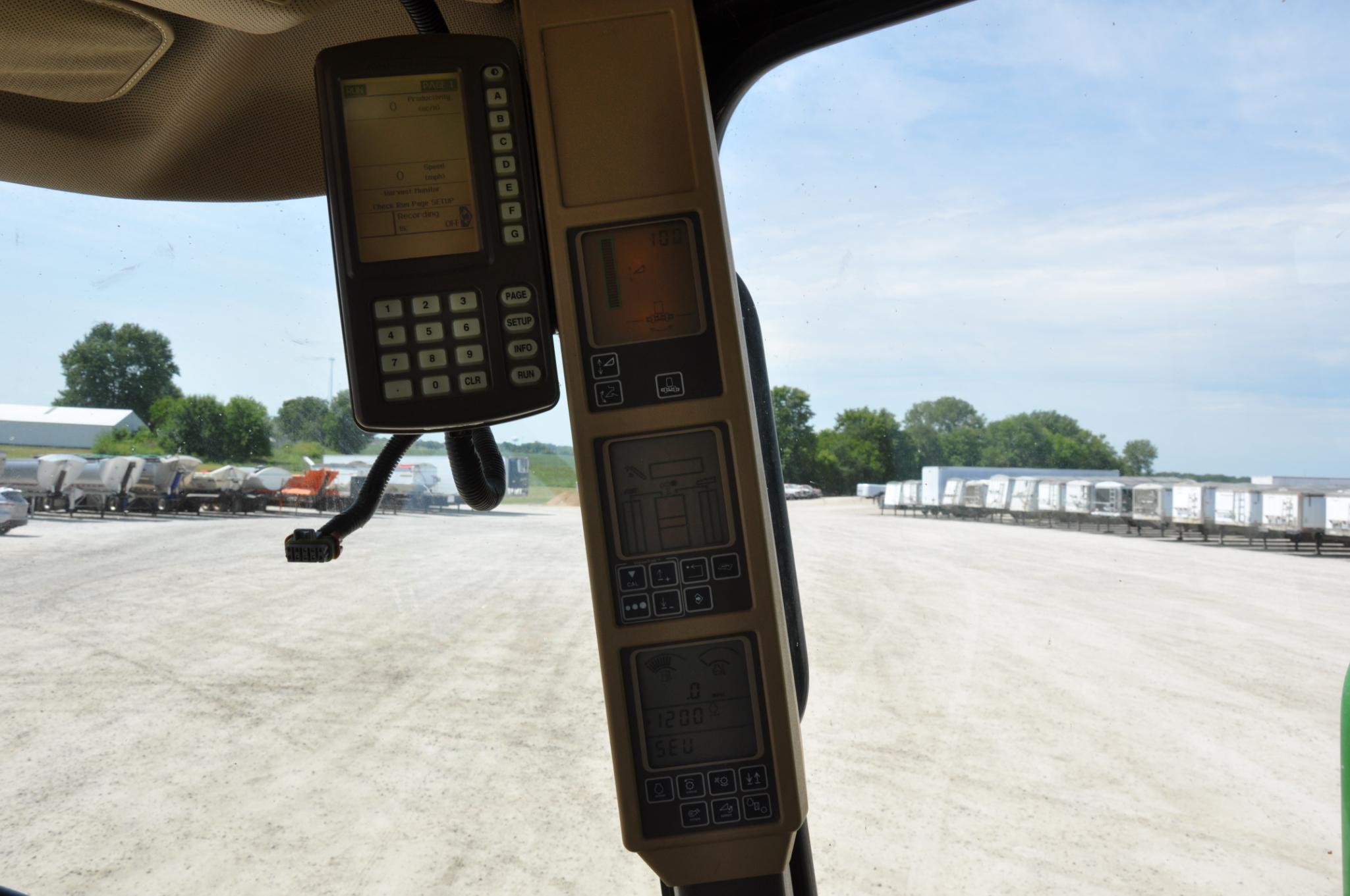 2001 John Deere 9550 4wd combine